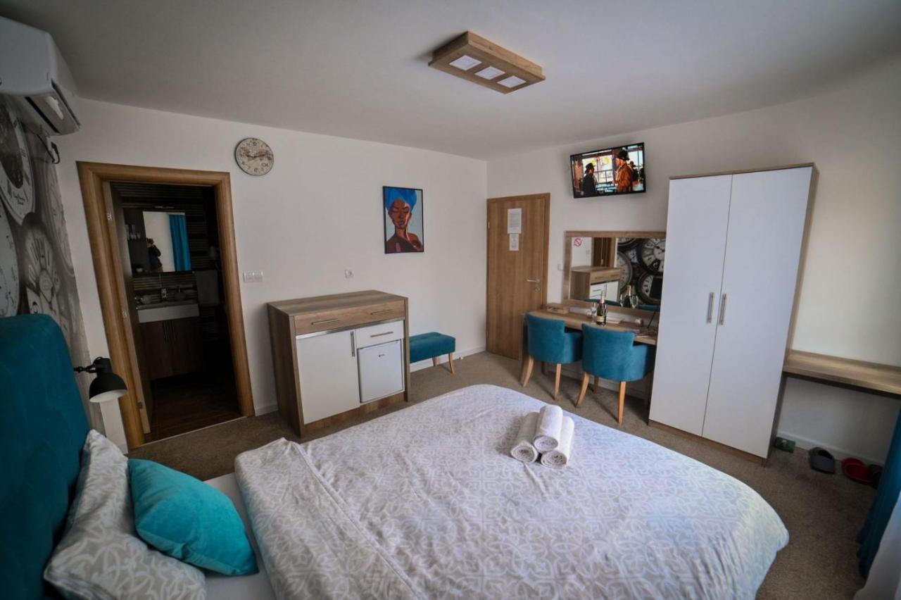 Studio Apartmani Emili Apartman Br 2 ビイェリナ エクステリア 写真