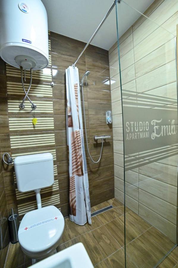 Studio Apartmani Emili Apartman Br 2 ビイェリナ エクステリア 写真